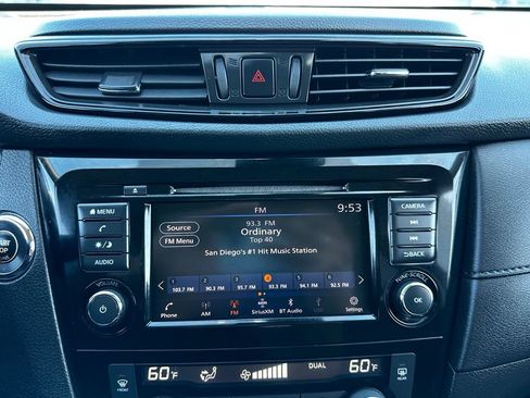 Used 2019 Nissan Rogue SV FWD image 27