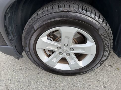 Used 2023 Honda Pilot LX image 12