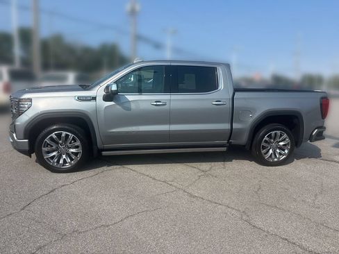 Used 2024 GMC Sierra 1500 Denali w/ Denali Reserve Package AWD/4WD image 2