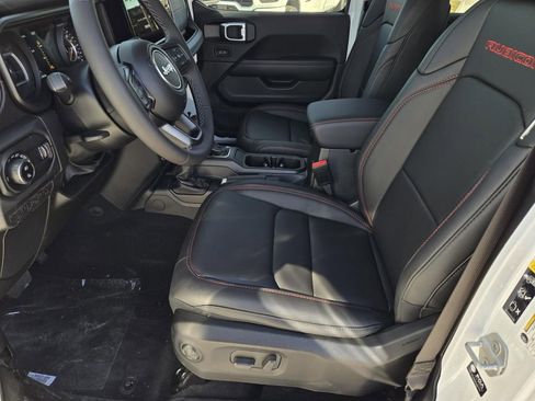 New 2025 Jeep Gladiator Rubicon image 16