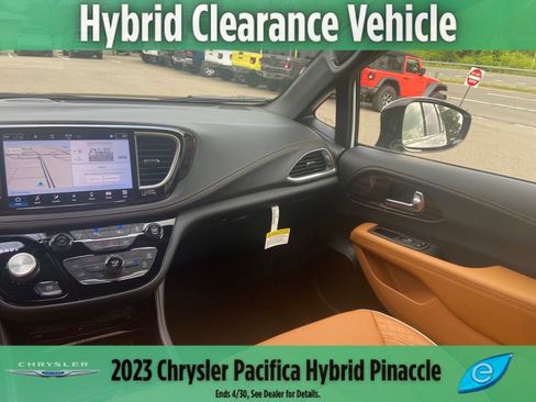 New 2023 Chrysler Pacifica Pinnacle image 22