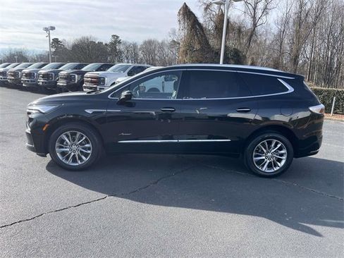 Used 2023 Buick Enclave Avenir image 31
