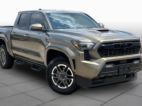 Used 2024 Toyota Tacoma TRD Sport RWD image 3