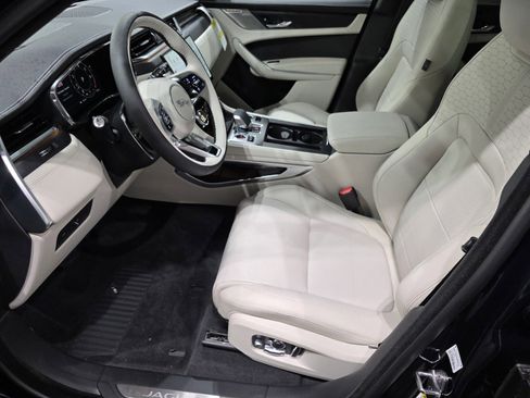 New 2026 Jaguar F-PACE R-Dynamic S image 6