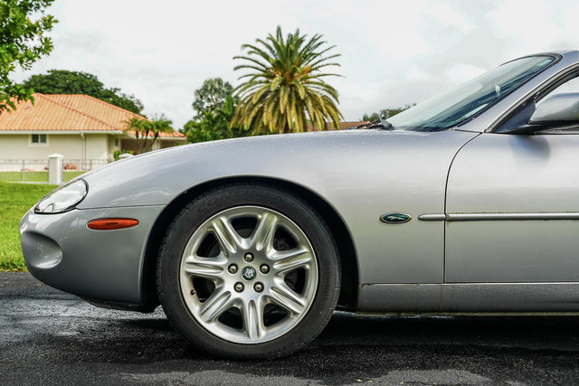 Used 2000 Jaguar XK8 Convertible RWD image 3