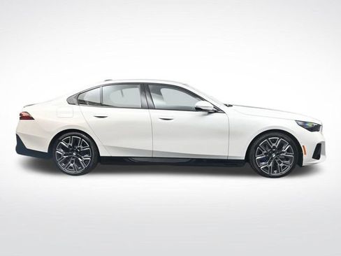 New 2027 BMW 550e xDrive AWD/4WD image 3