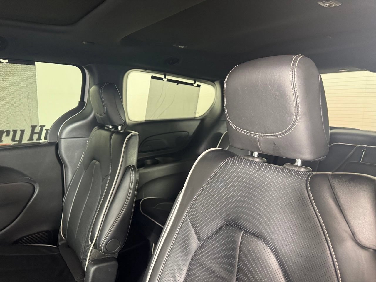 Used 2025 Chrysler Pacifica Limited FWD image 26