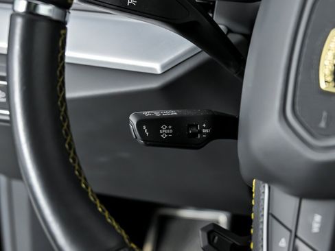 Used 2019 Lamborghini Urus image 32