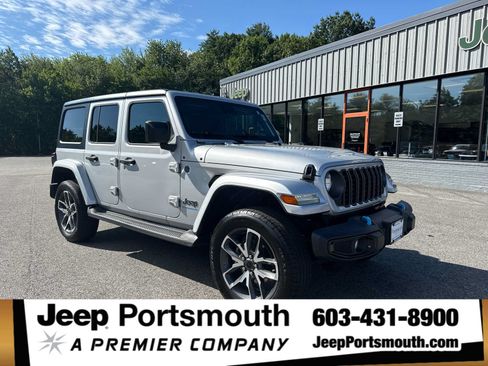 Used 2024 Jeep Wrangler Unlimited w/ Convenience Group AWD/4WD image 1