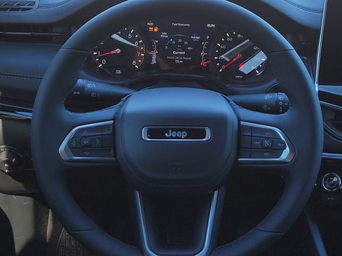 New 2026 Jeep Compass Latitude image 12