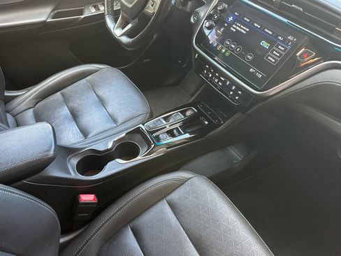 Used 2023 Chevrolet Bolt LT w/ Infotainment Package FWD image 19