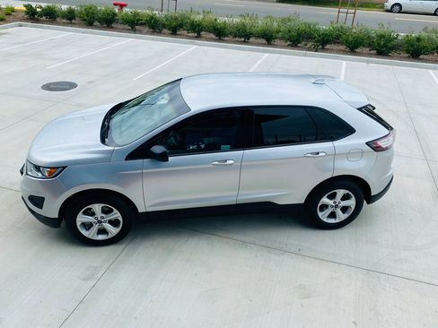 Used 2016 Ford Edge SE image 3