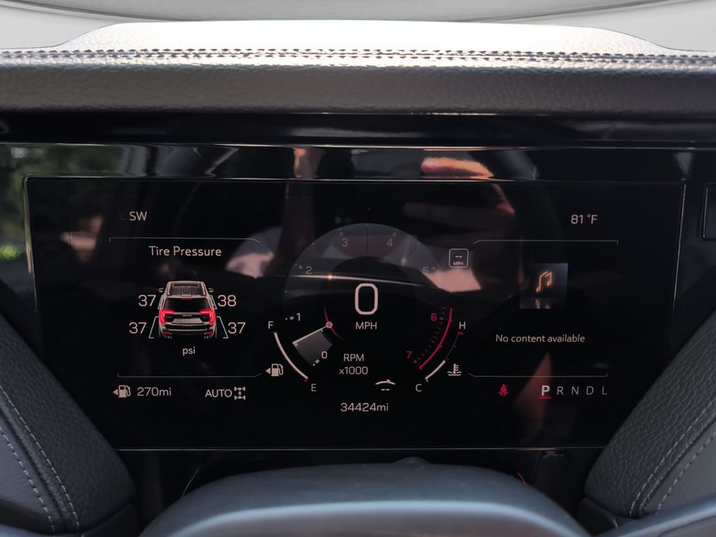 Used 2025 GMC Yukon XL Denali AWD/4WD image 10