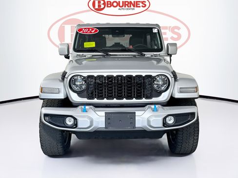 Used 2024 Jeep Wrangler High Altitude AWD/4WD image 5
