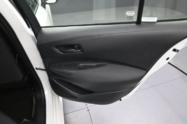 Used 2025 Toyota Corolla LE FWD image 29