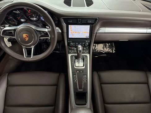 Used 2018 Porsche 911 Carrera image 3