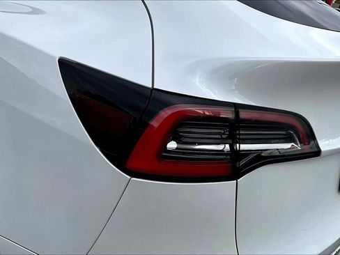Used 2020 Tesla Model Y Long Range image 29