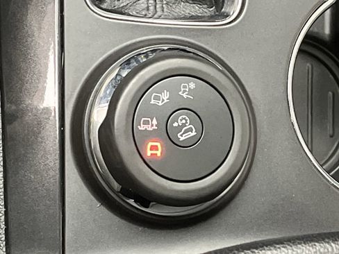 Used 2019 Ford Explorer XLT w/ Equipment Group 202A AWD/4WD image 19