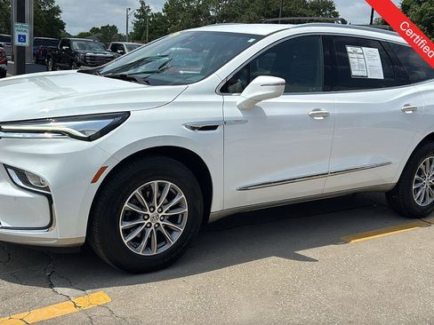 Certified 2024 Buick Enclave Essence AWD/4WD image 3