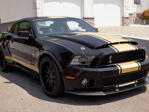 Used 2012 Ford Mustang Shelby GT500 w/ SVT Performance Pkg image 18