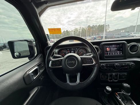 Used 2020 Jeep Wrangler Unlimited Sahara image 14