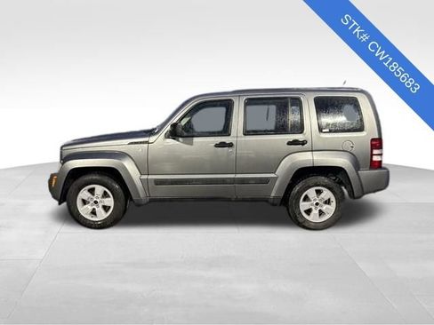 Used 2012 Jeep Liberty Sport image 4