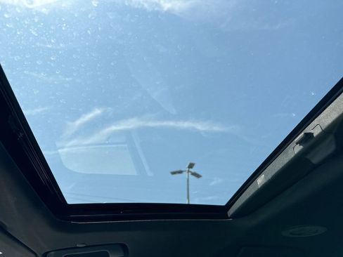 Used 2023 Buick Enclave Essence w/ Experience Buick Package image 21