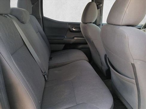 Used 2019 Toyota Tacoma TRD Off-Road image 18