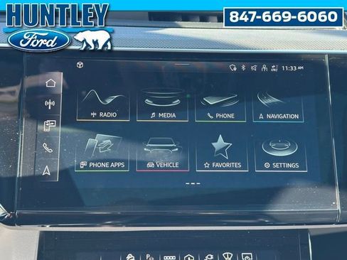 Used 2024 Audi Q8 e-tron Prestige image 27