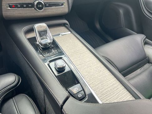Used 2022 Volvo XC90 T8 Inscription w/ Advanced Package image 20