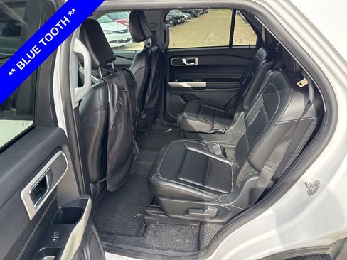 Used 2021 Ford Explorer XLT w/ Equipment Group 202A image 6