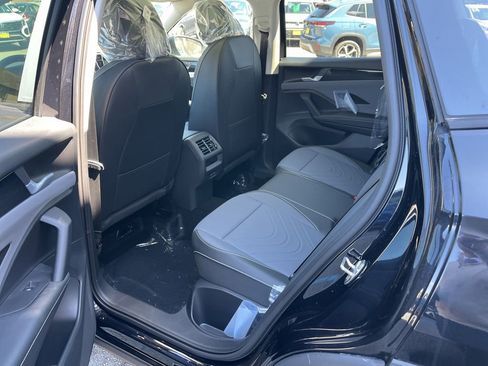 New 2026 Volkswagen Tiguan SE AWD/4WD image 21