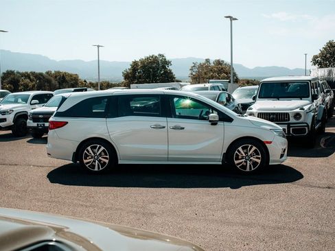 Used 2018 Honda Odyssey Elite image 8