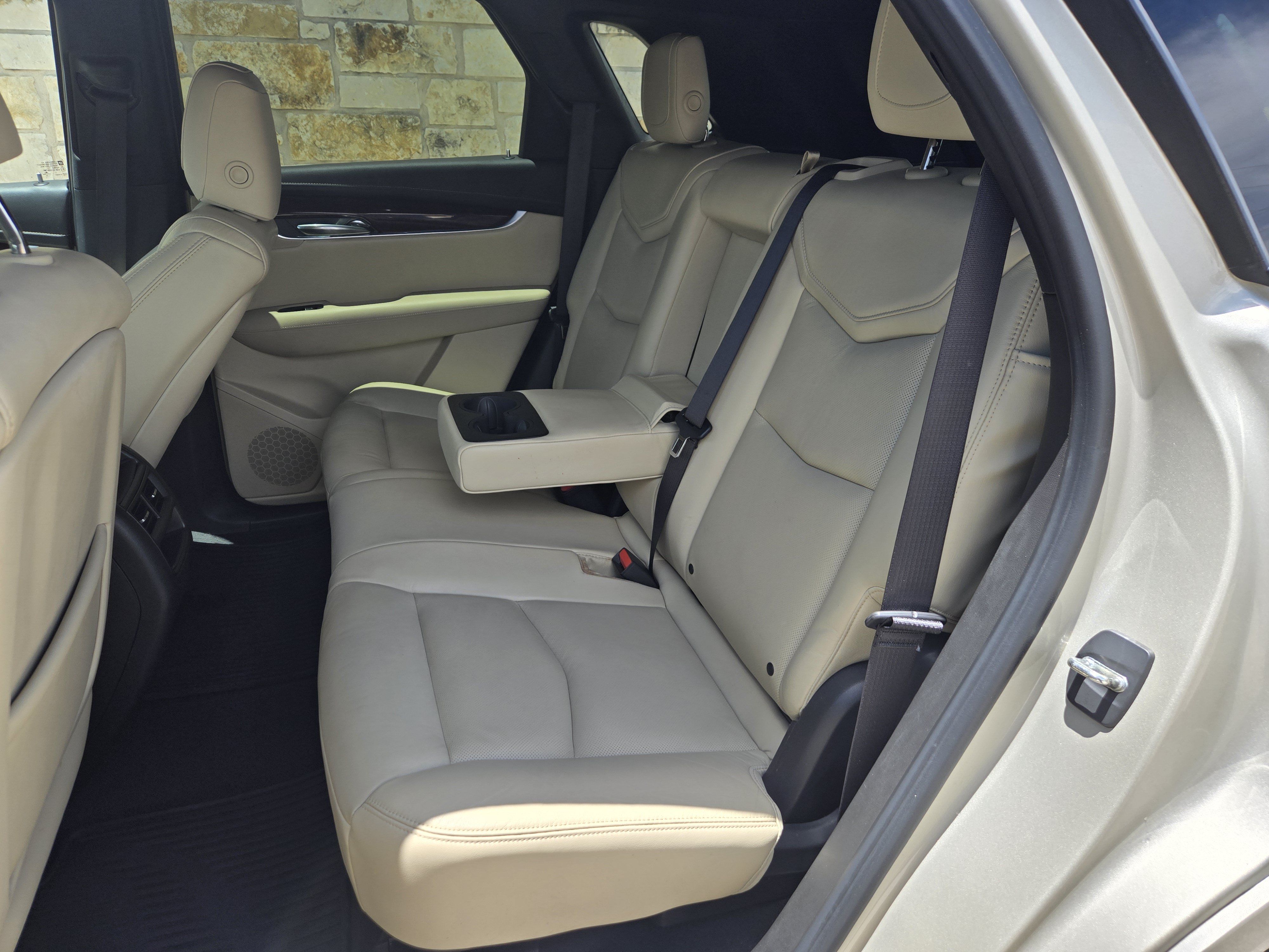 Used 2017 Cadillac XT5 Luxury w/ Driver Awareness Package FWD image 7