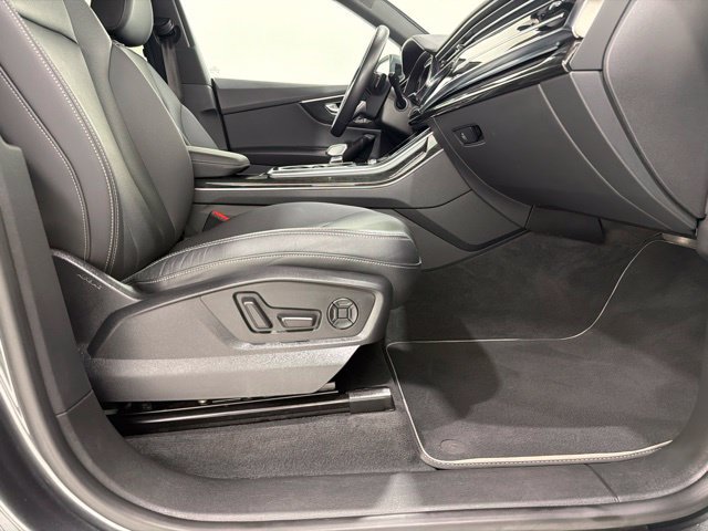 Used 2021 Audi Q8 Premium Plus w/ Premium Plus Package AWD/4WD image 20