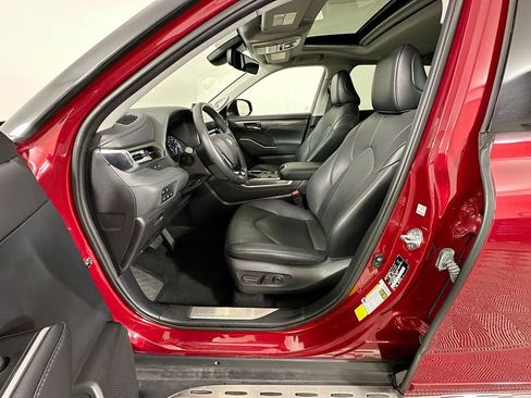 Certified 2021 Toyota Highlander Limited image 22