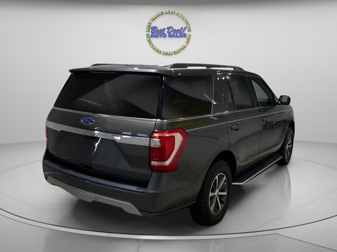 Used 2020 Ford Expedition XLT w/ Equipment Group 202A AWD/4WD image 4