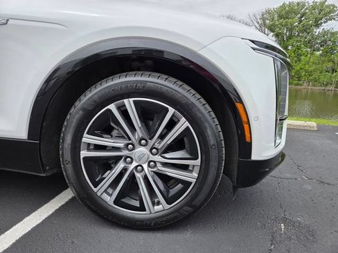 Used 2024 Cadillac Lyriq Luxury AWD/4WD image 4