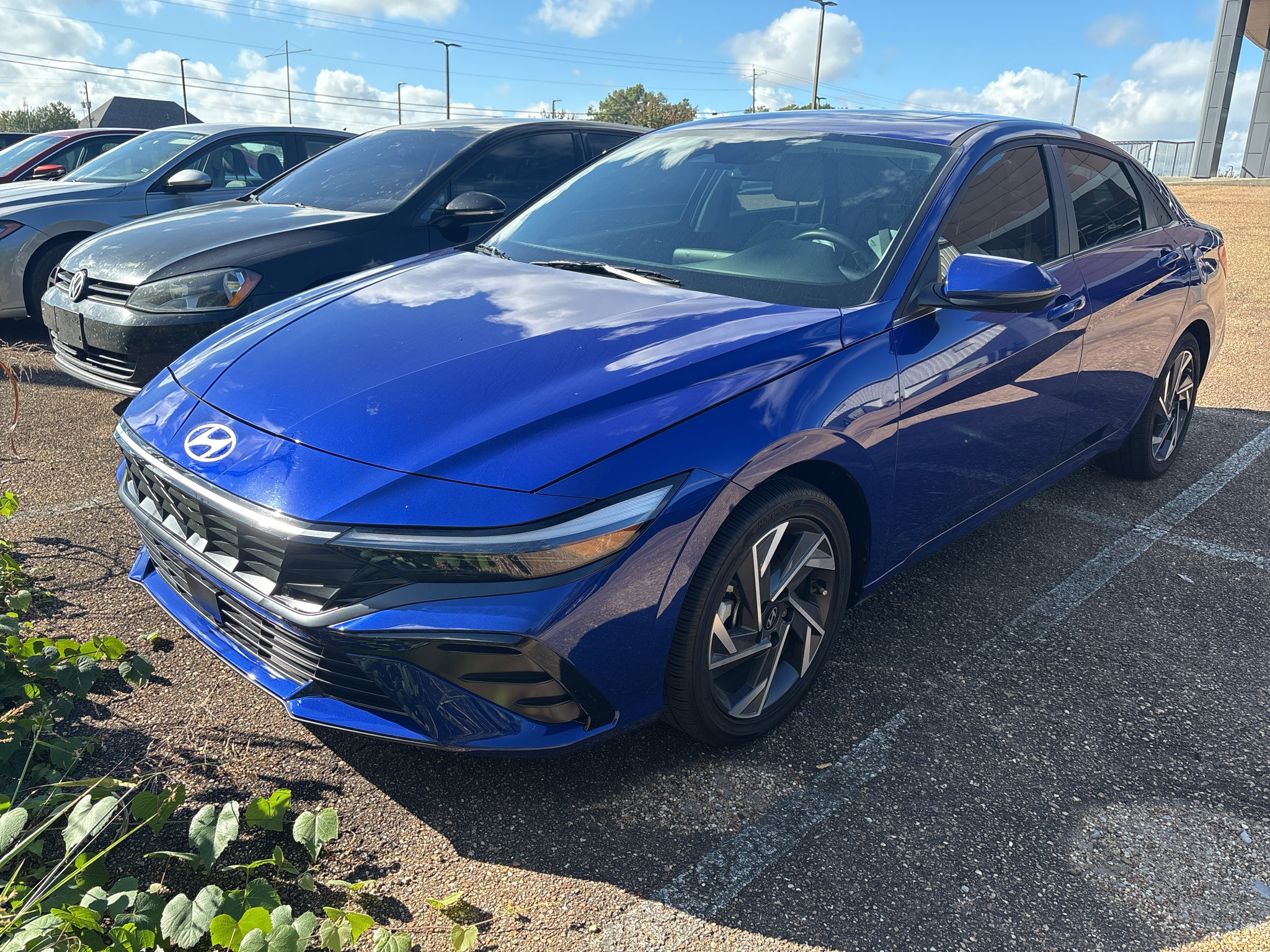 Used 2025 Hyundai Elantra Limited FWD image 1