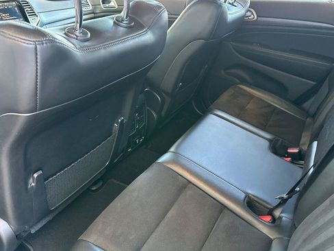 Used 2020 Jeep Grand Cherokee Altitude RWD image 12