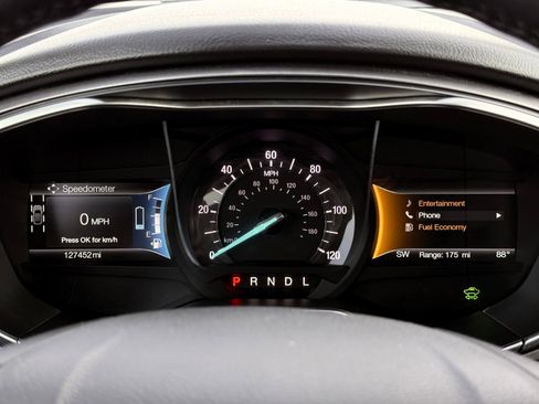 Used 2018 Ford Fusion SE w/ Equipment Group 602A FWD image 29