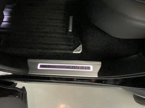 Used 2020 Land Rover Range Rover Long Wheelbase HSE image 48