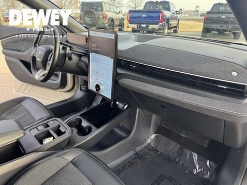 Certified 2025 Ford Mustang Mach-E GT image 36