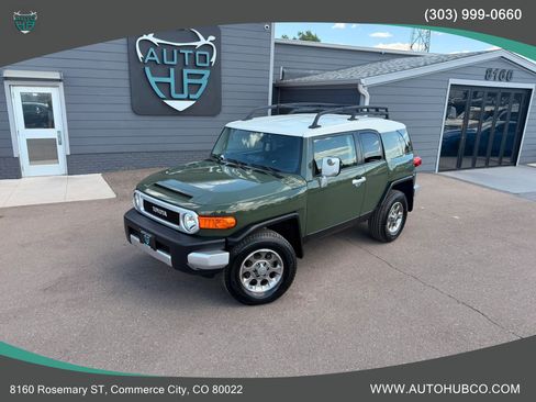 Used 2012 Toyota FJ Cruiser 4WD w/ Upgrade Pkg image 2