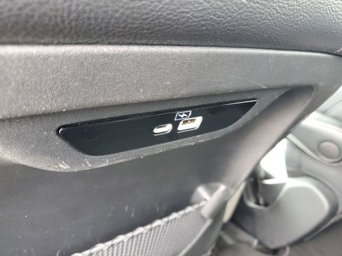 Used 2022 Chrysler Pacifica Touring-L image 29