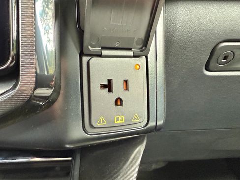 New 2025 Ford F150 Lightning Platinum image 62