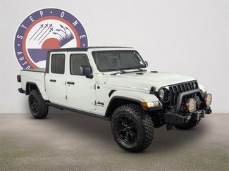 Used 2021 Jeep Gladiator Sport video 2