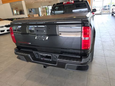 Used 2018 Chevrolet Colorado LT w/ Redline Special Edition AWD/4WD image 9