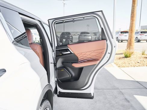 New 2026 Mitsubishi Outlander SEL image 15