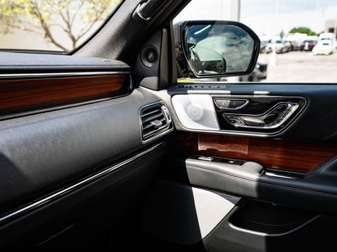 Used 2024 Lincoln Navigator Reserve AWD/4WD image 41